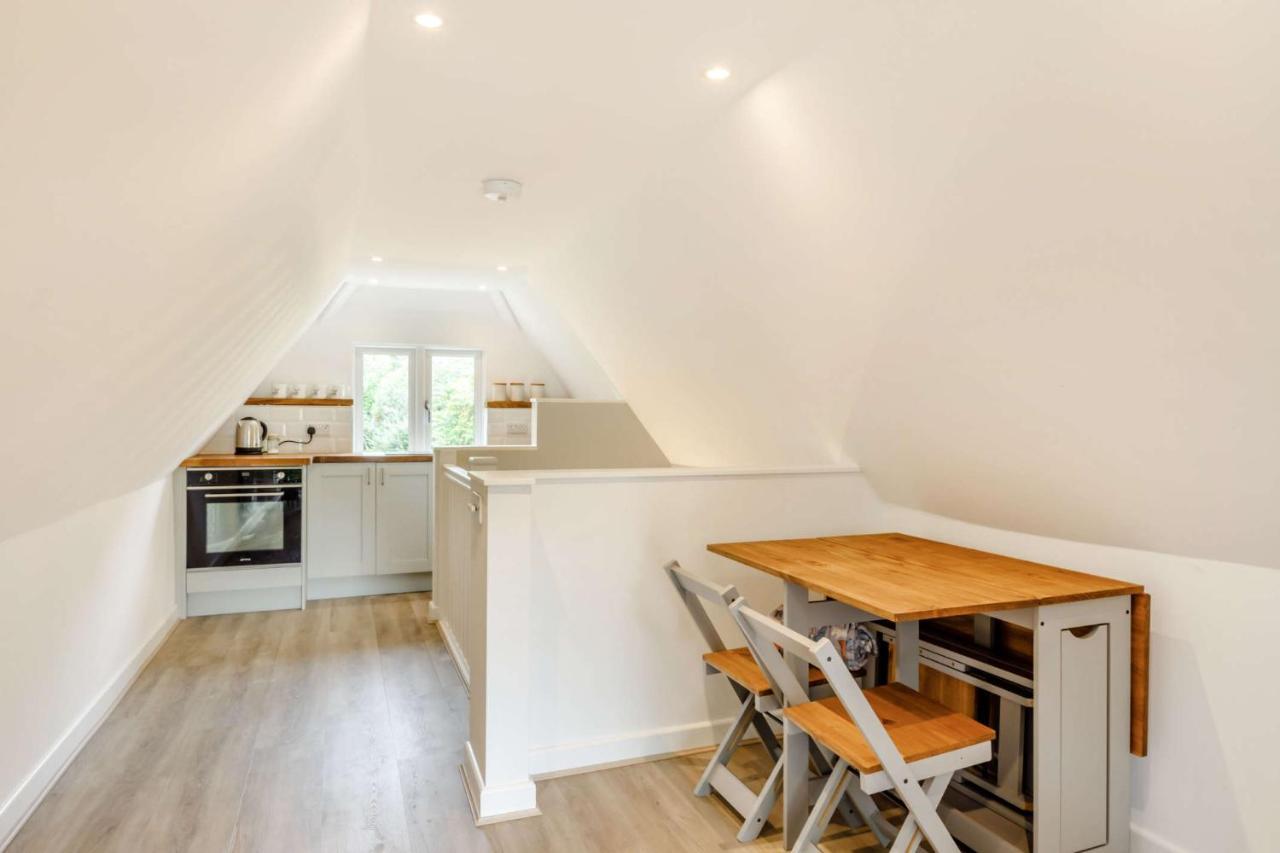 Little Thatch Lovely 2-Bed Converted Workshop Near Weymouth Radipole Exterior photo