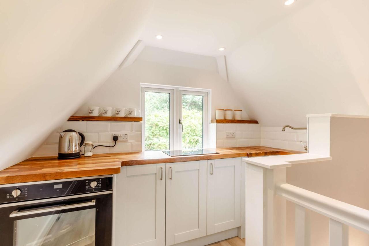 Little Thatch Lovely 2-Bed Converted Workshop Near Weymouth Radipole Exterior photo